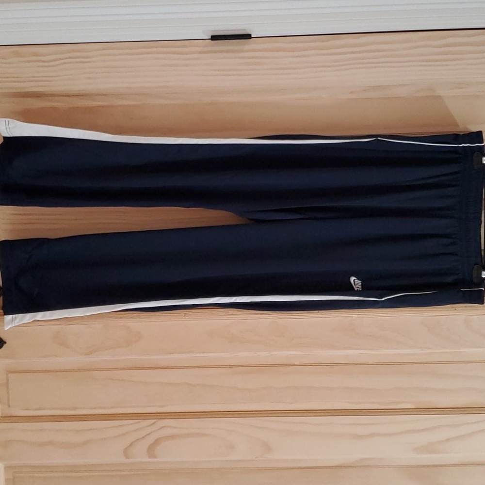 Nike lightweight joggers
